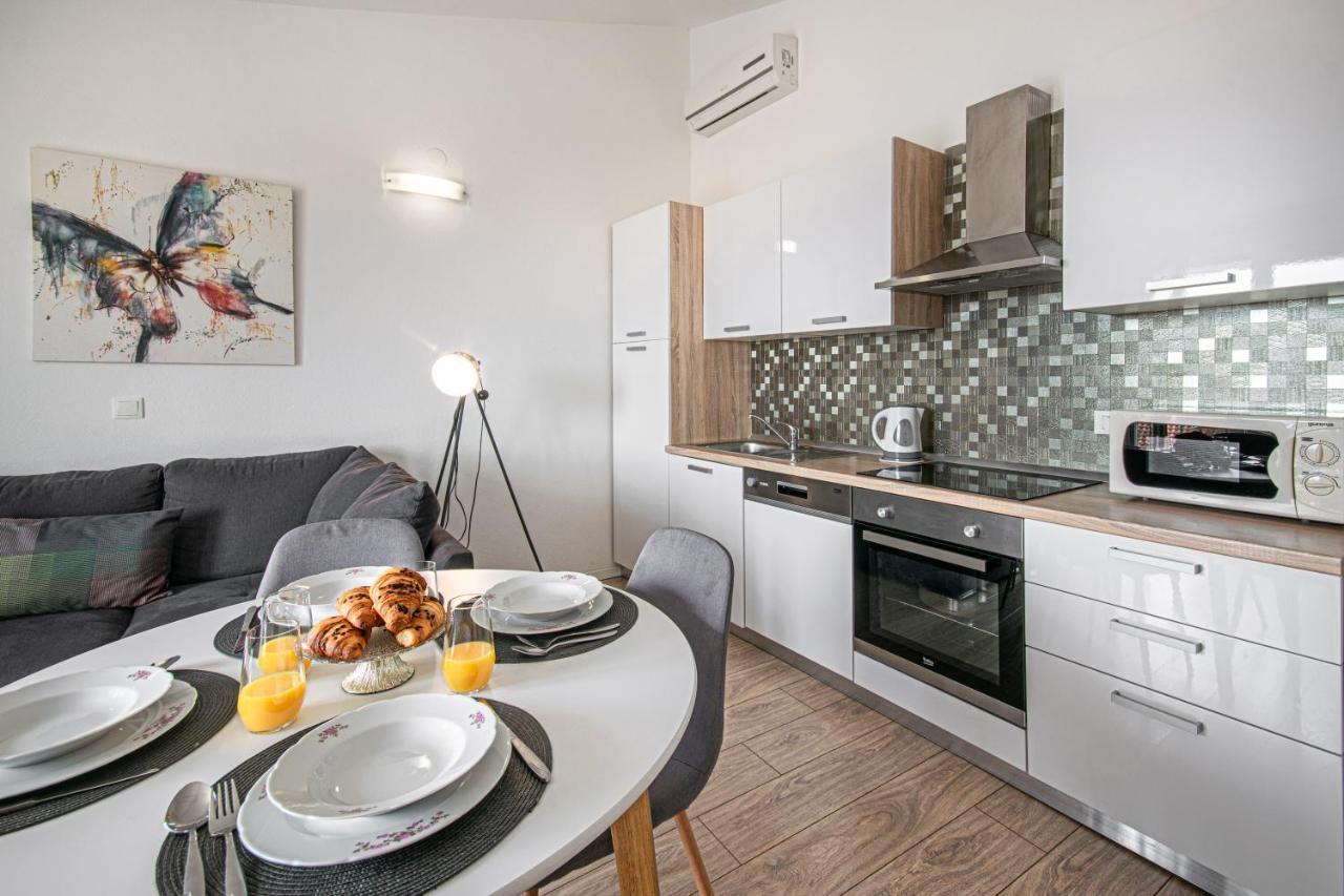 Apartments Villa Luce มาคาร์สกา ภายนอก รูปภาพ