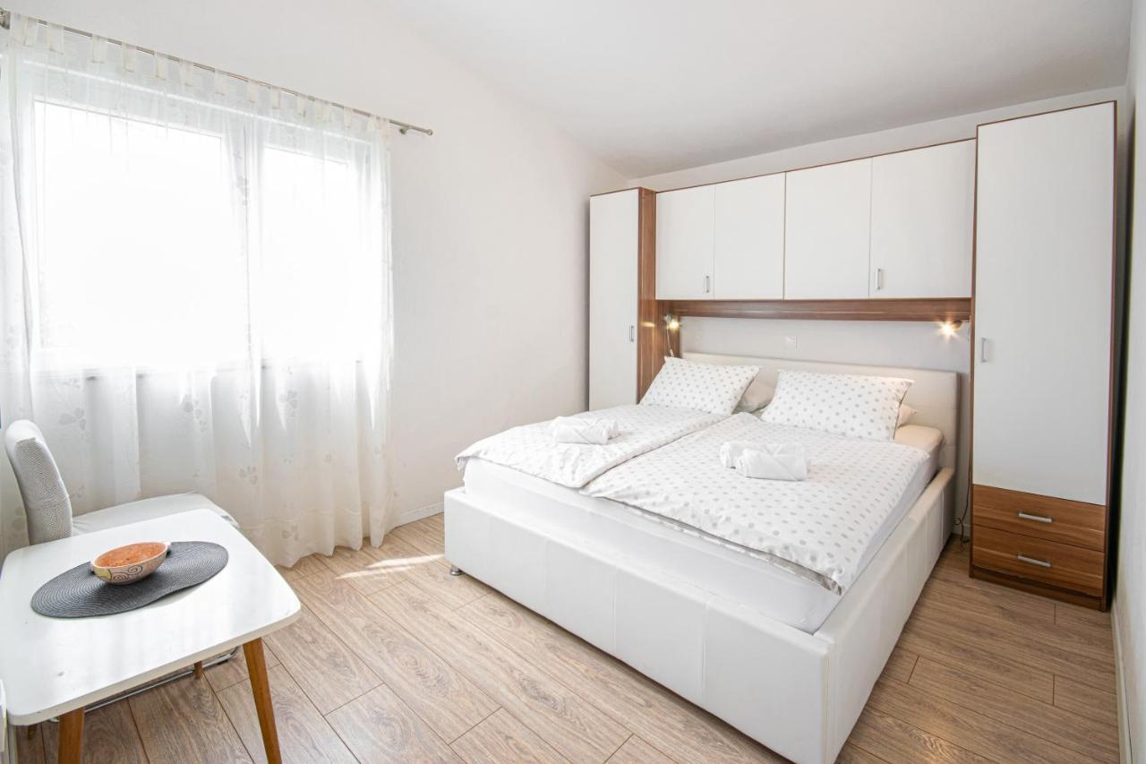 Apartments Villa Luce มาคาร์สกา ภายนอก รูปภาพ