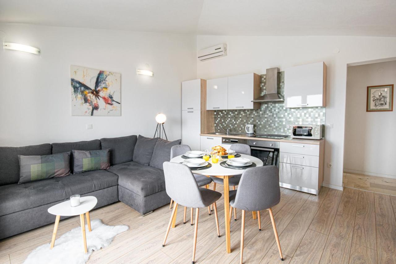 Apartments Villa Luce มาคาร์สกา ภายนอก รูปภาพ