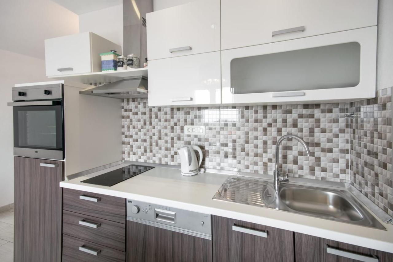 Apartments Villa Luce มาคาร์สกา ภายนอก รูปภาพ