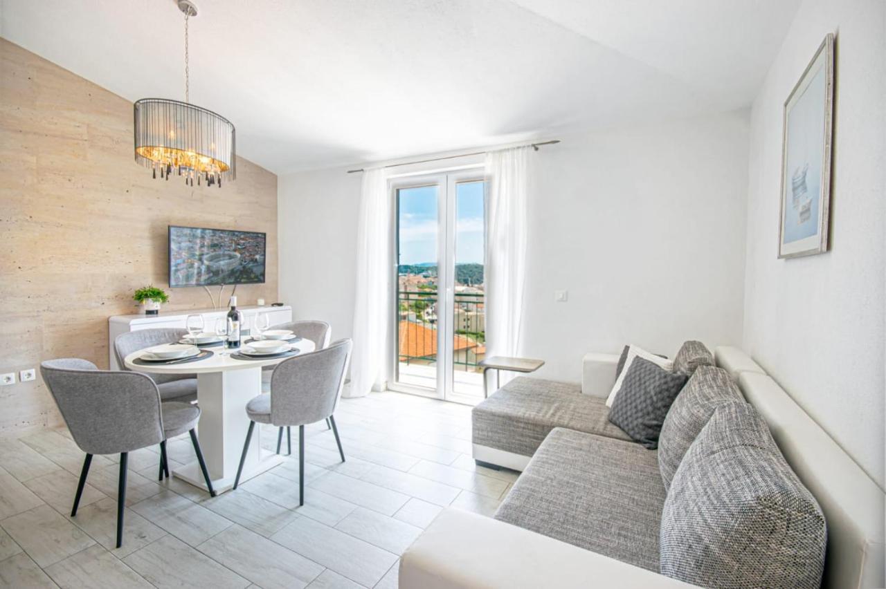Apartments Villa Luce มาคาร์สกา ภายนอก รูปภาพ