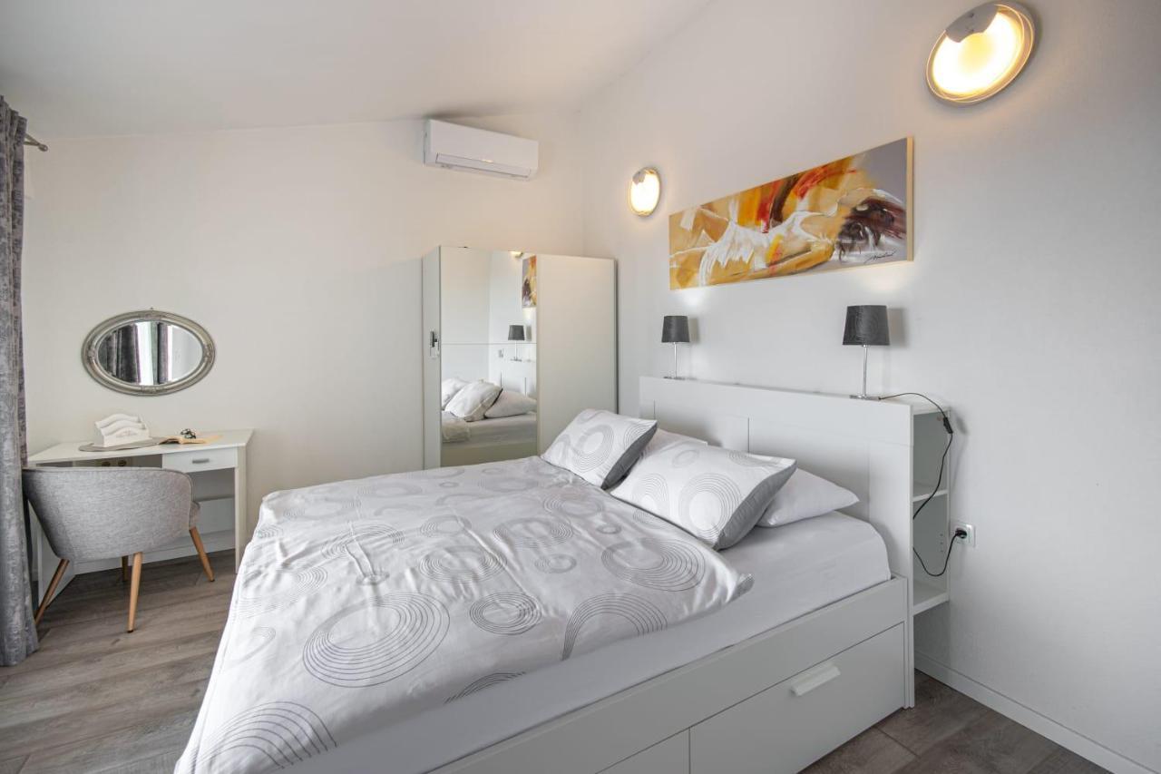 Apartments Villa Luce มาคาร์สกา ภายนอก รูปภาพ
