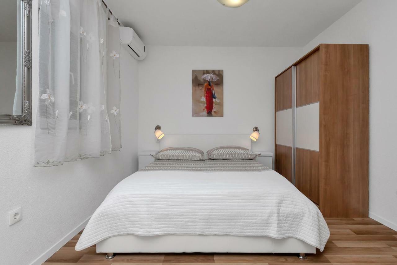 Apartments Villa Luce มาคาร์สกา ภายนอก รูปภาพ